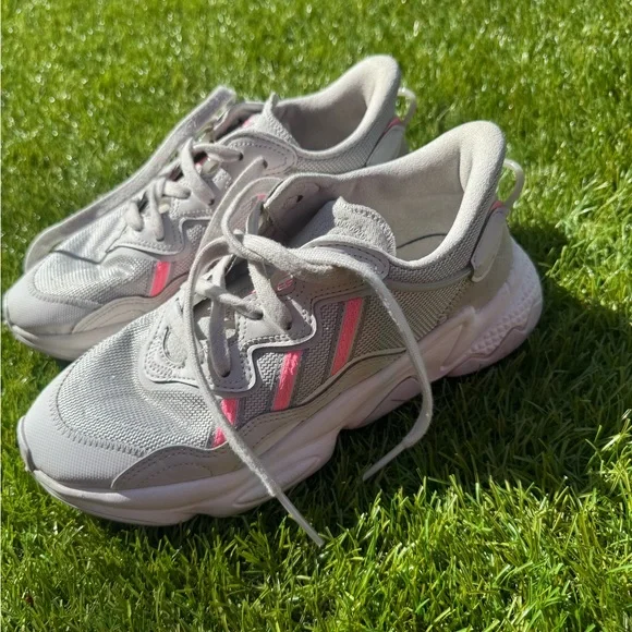 ADIDAS originals ozweego Gray and Pink Athletic Shoes - Picture 4 of 9